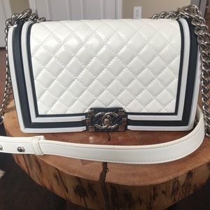 CHANEL Boy Bag